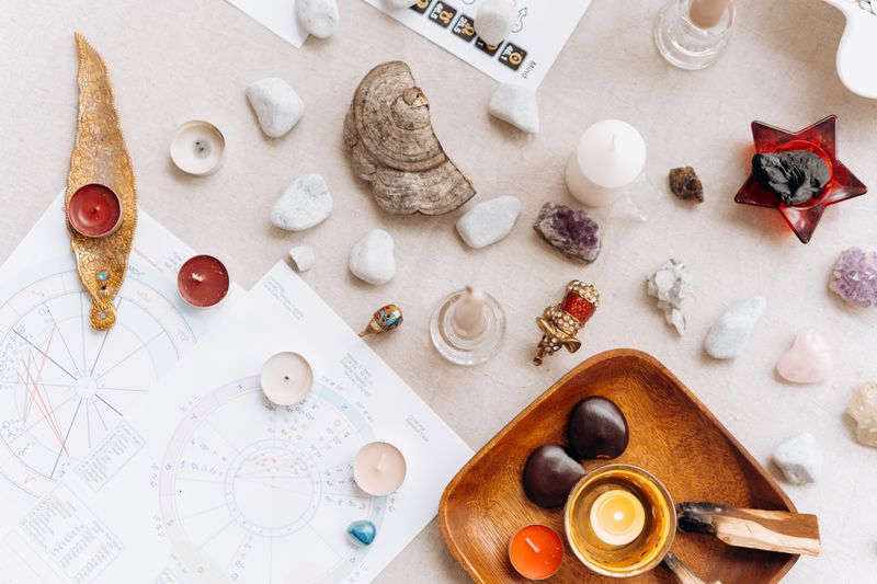 Horoskop-Beratung und astrologische Bücher